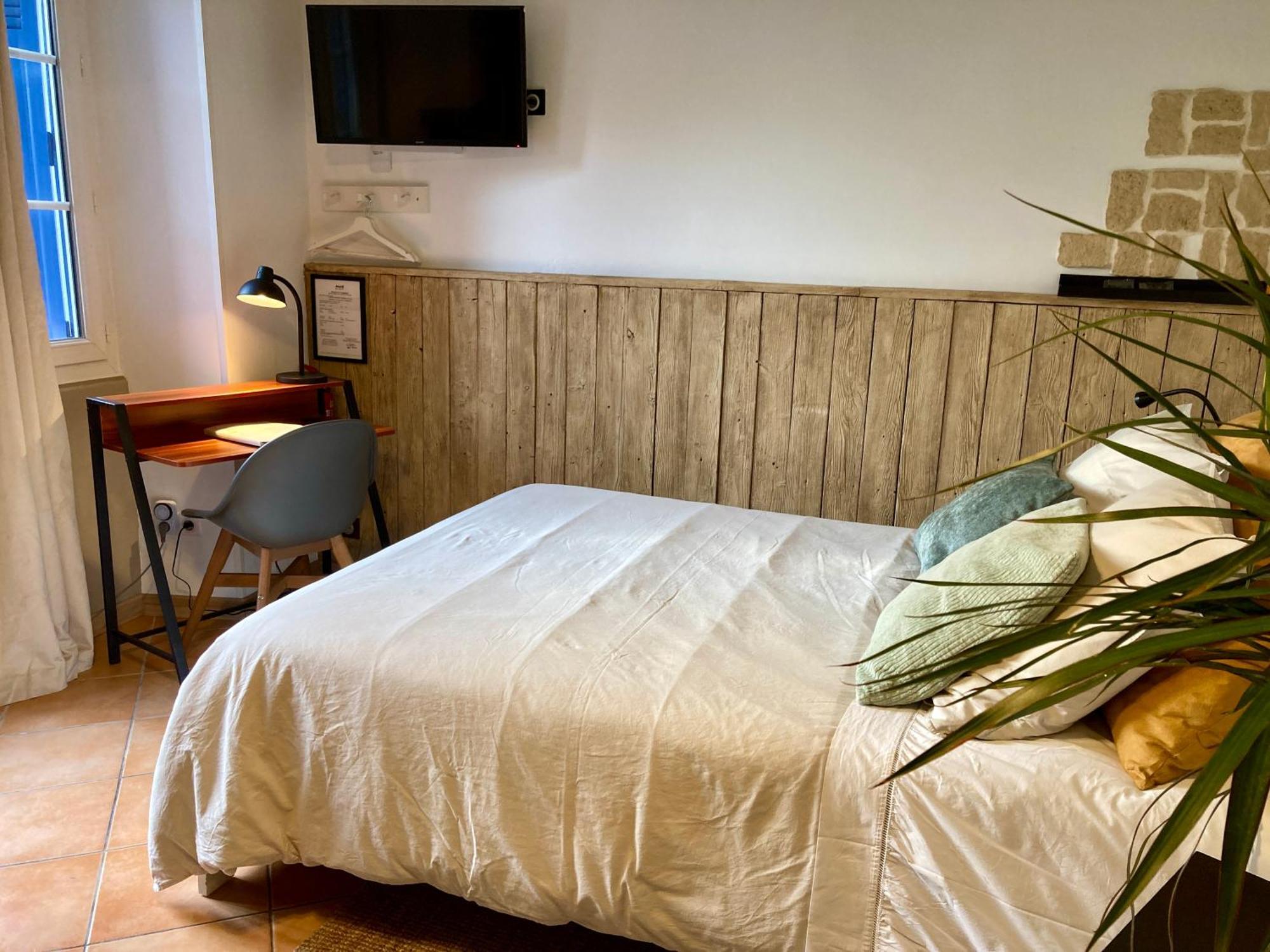 Aux 4 Logis Appart-Hotel - Studio Le City - Petit Dejeuner Inclus 1Ere Nuit Foix Zewnętrze zdjęcie